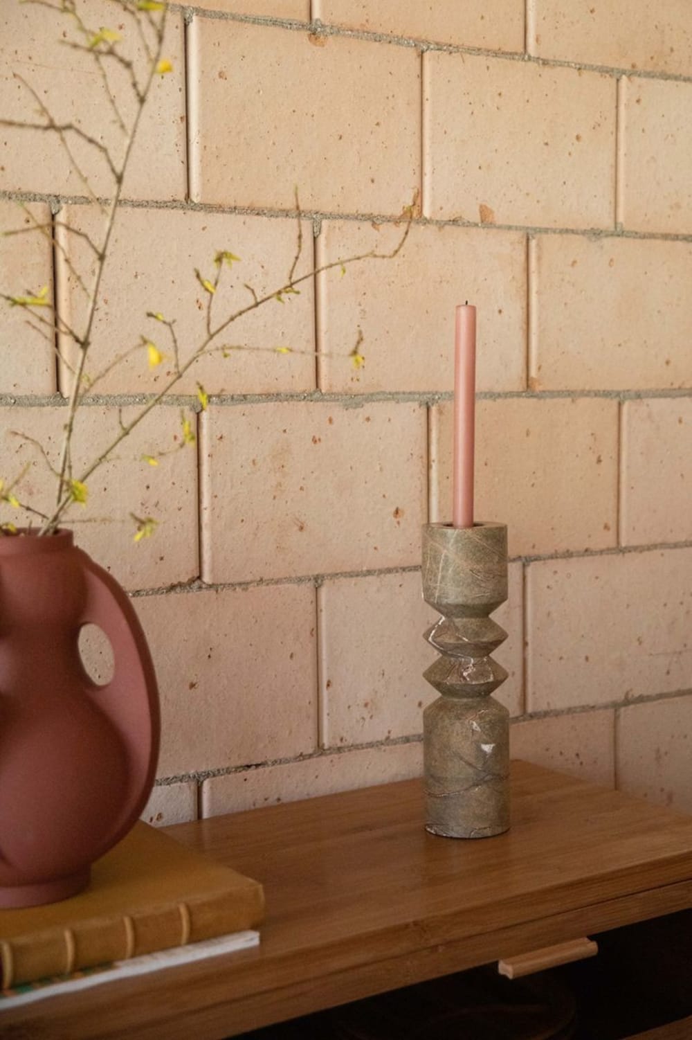 Bougeoir en marbre taupe — vue 3