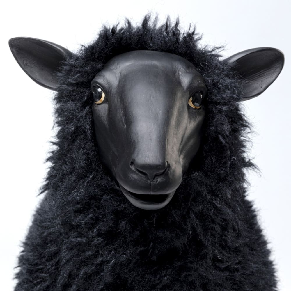 Statue mouton en polyester et polyrésine noire — vue 4