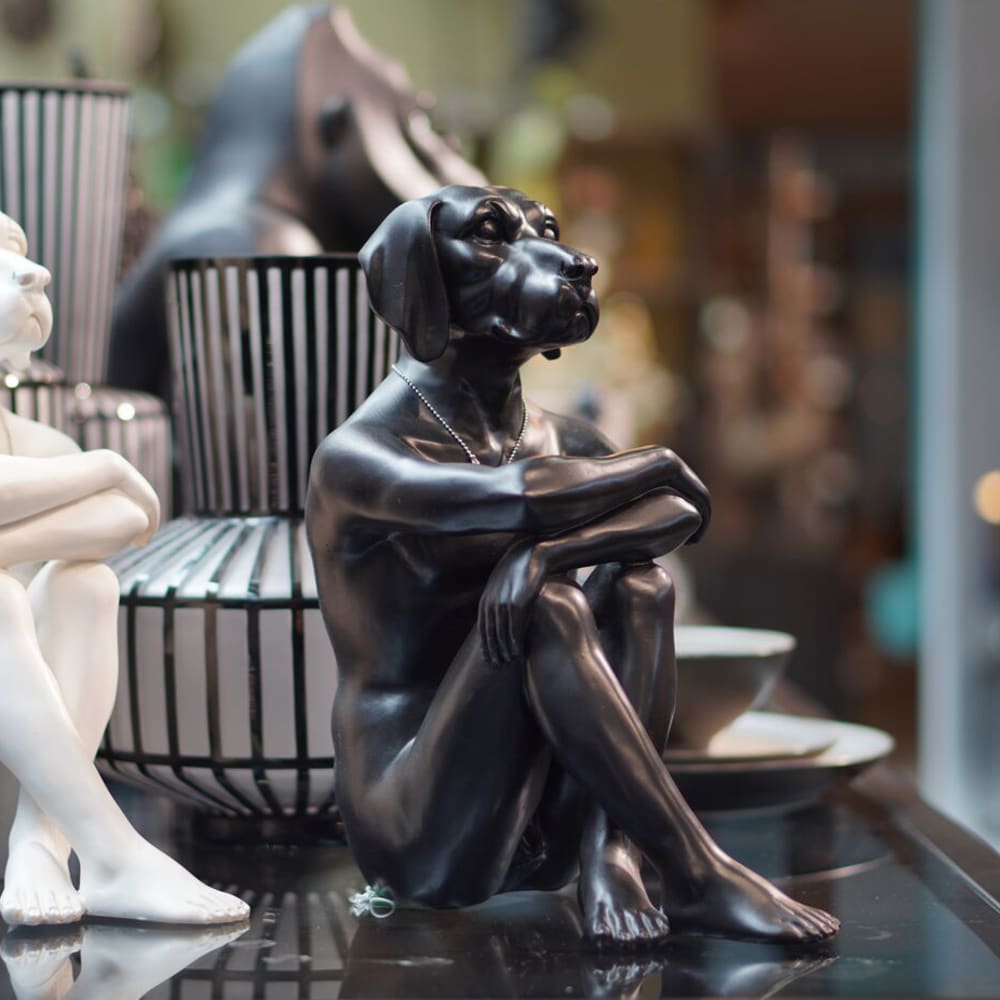 Dekofigur Sitzender Hund, schwarz, H33cm - Maisons Du Monde