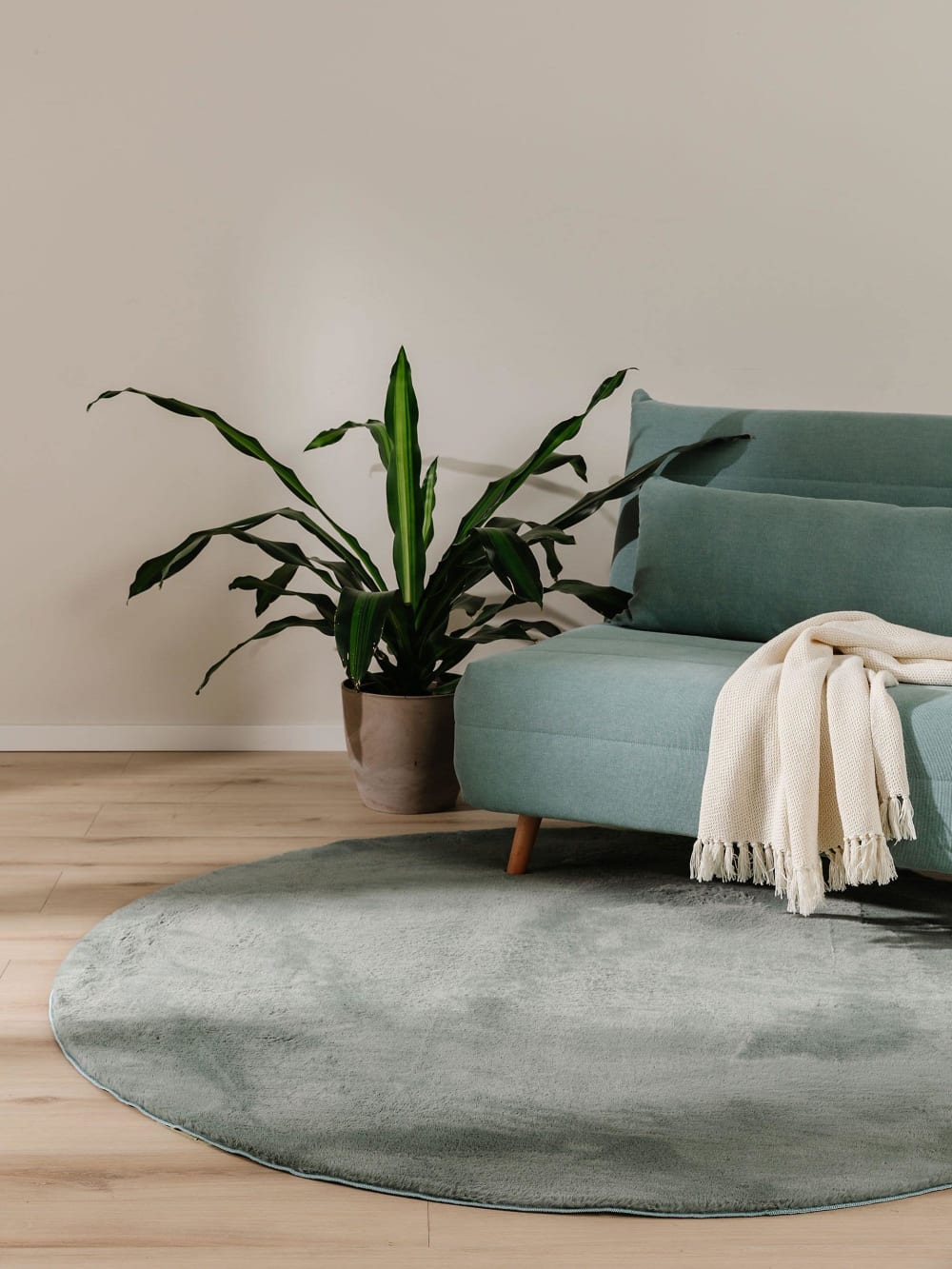 Tapis fausse fourrure vert D 80 rond — vue 3
