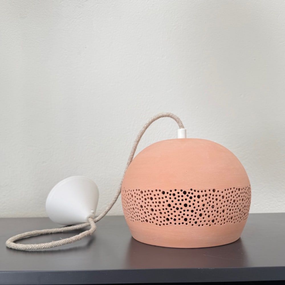 Suspension en terre cuite motif sara avec câble textile lin d.21cm — vue 4