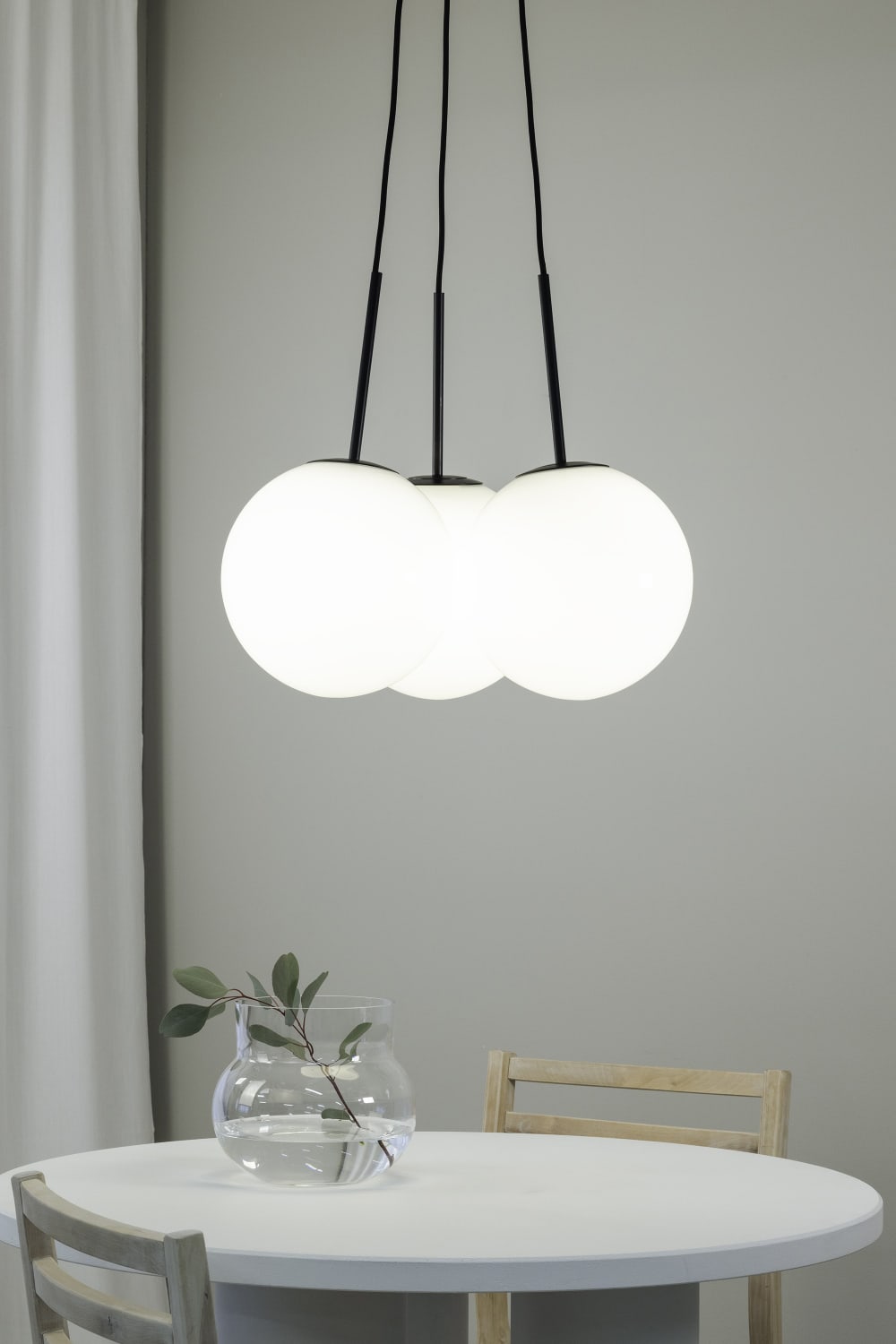 Suspension 3xE14 blanc opale et noir — vue 3