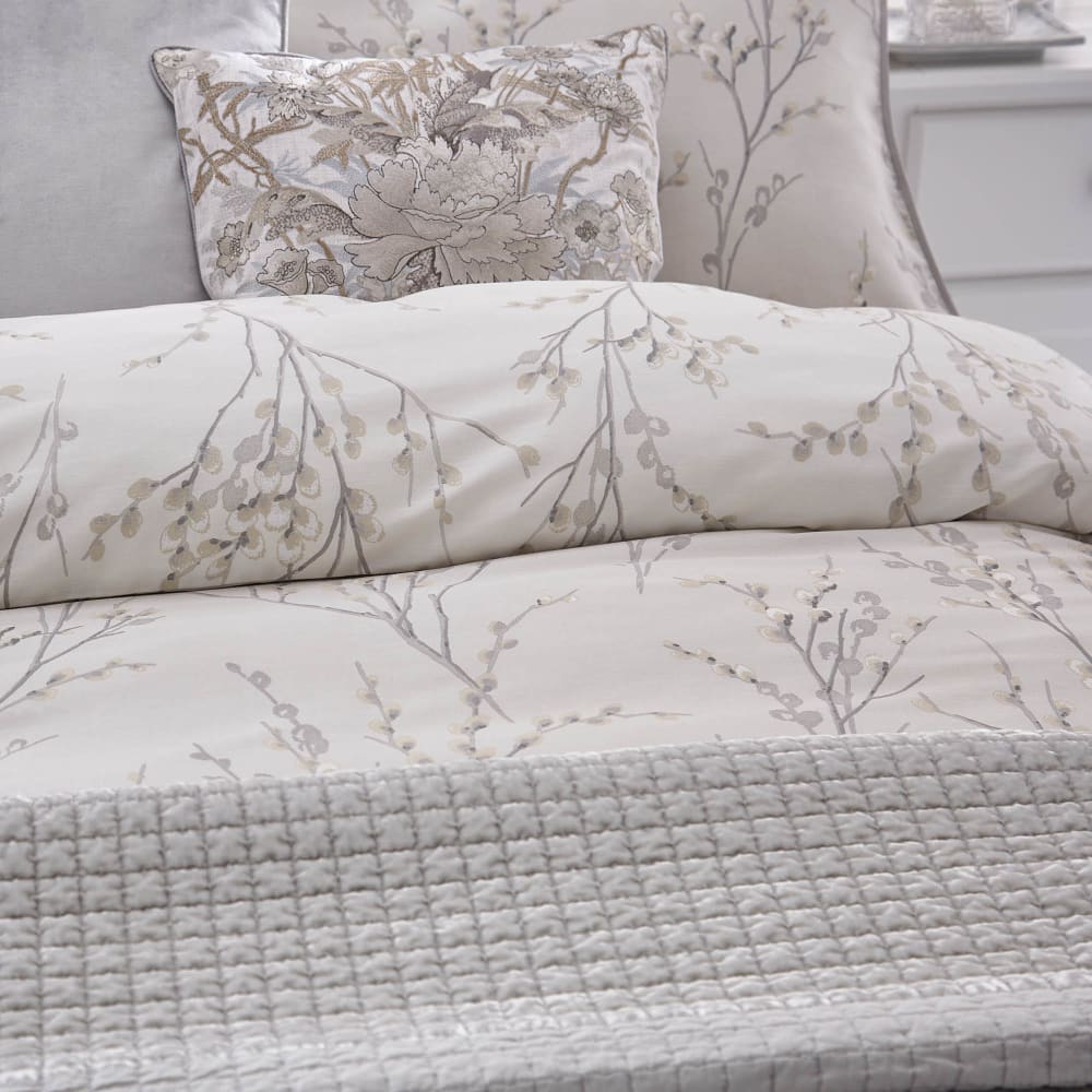 Housse de couette fleur de saule en satin de coton gris 200x200cm — vue 4