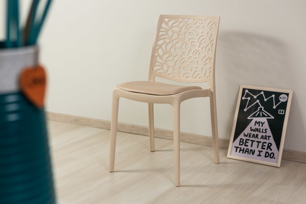 Lot de 6 chaises en polypropylène crème avec coussin crème