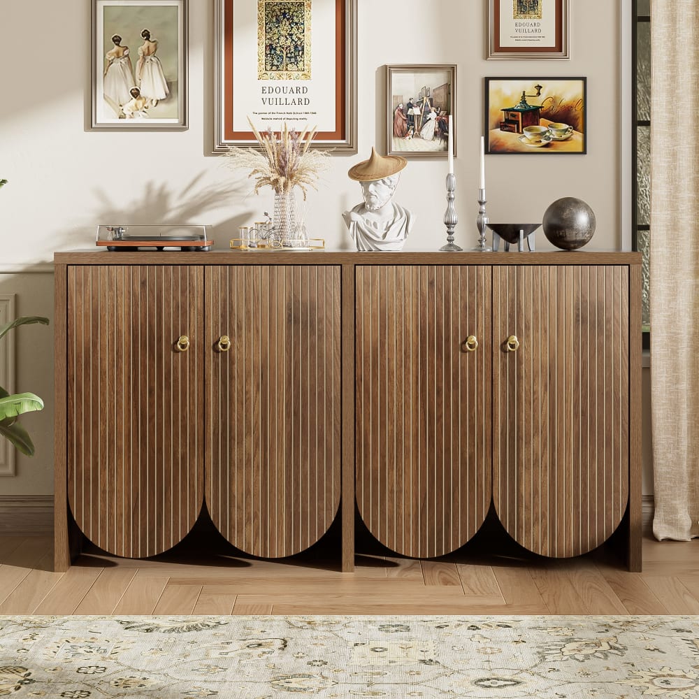 Buffet vintage en bois foncé avec portes sculptées