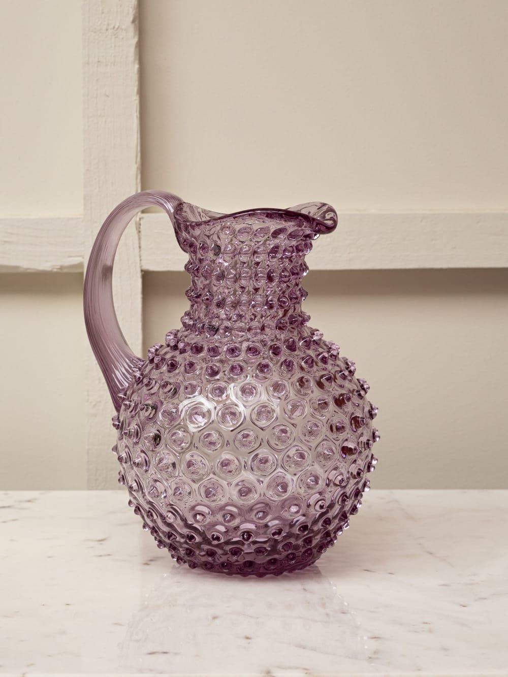 Carafe en verre violet H23 - Maisons du Monde