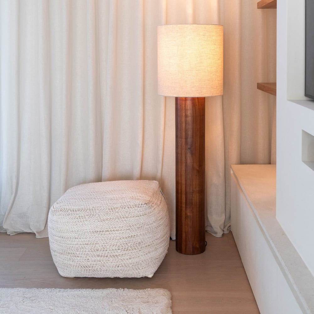 Lampadaire avec abat-jour en lin et socle en bois, ø 18 cm, h 110 cm — vue 3