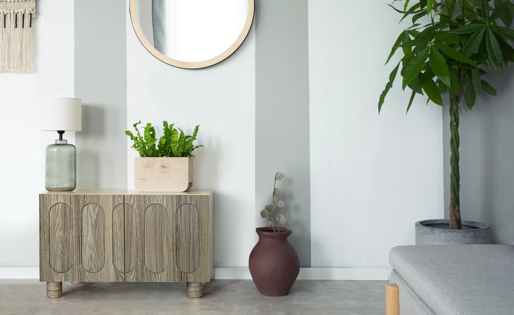 Petit buffet rétro-moderne avec portes sculptées l80cm chêne grisé