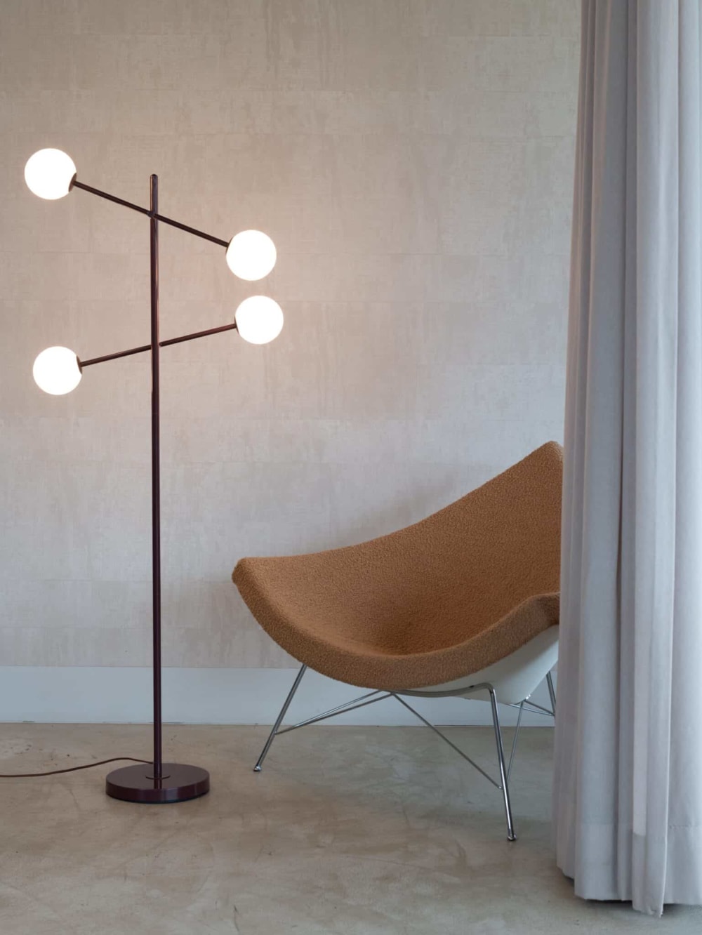 Lampadaire métal rouge 48x26x170cm — vue 4