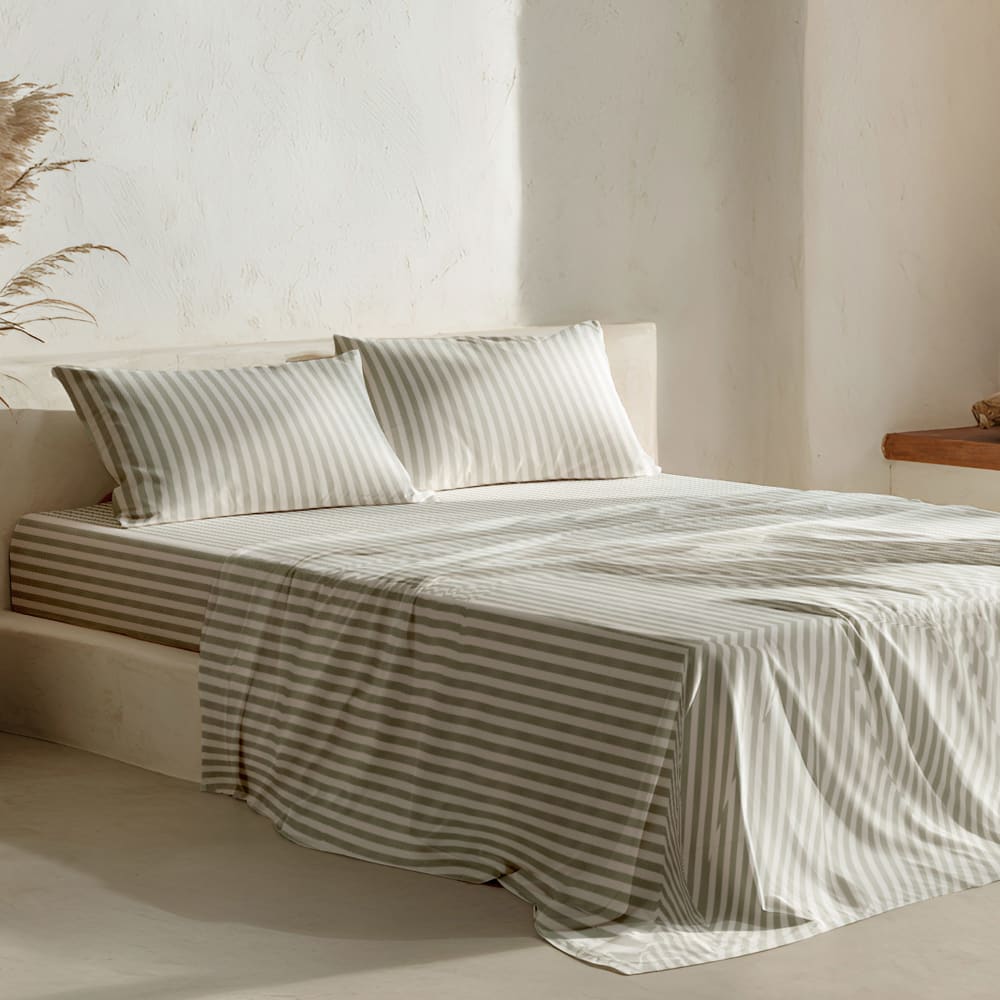Parure de draps en 100% coton rayures vert 180x200 + (2)50x110cm Parure de draps en 100% coton rayures vert 180x200 + (2)50x110cm