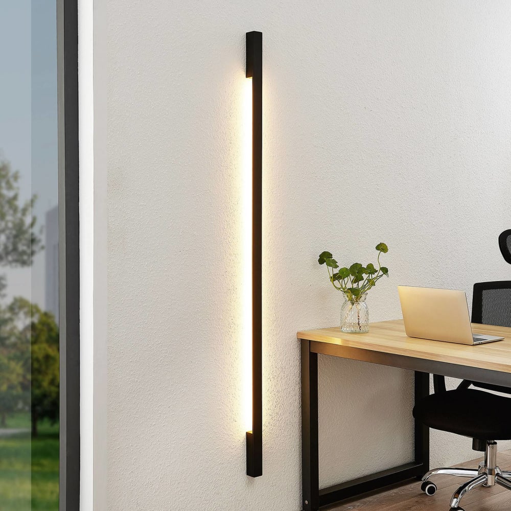 LED Wandleuchte, Wandlampe Innen aus Aluminium, schwarz - Maisons