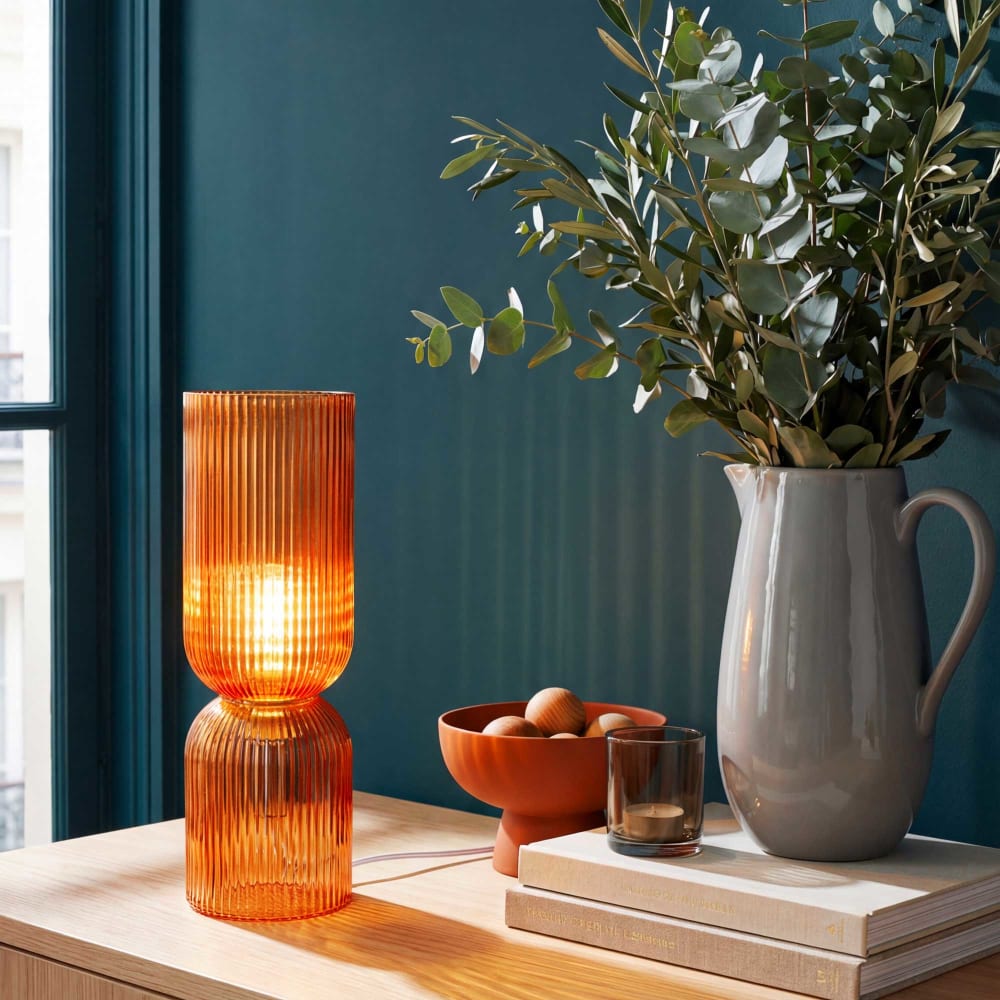 Lampe à poser en verre strié — vue 3