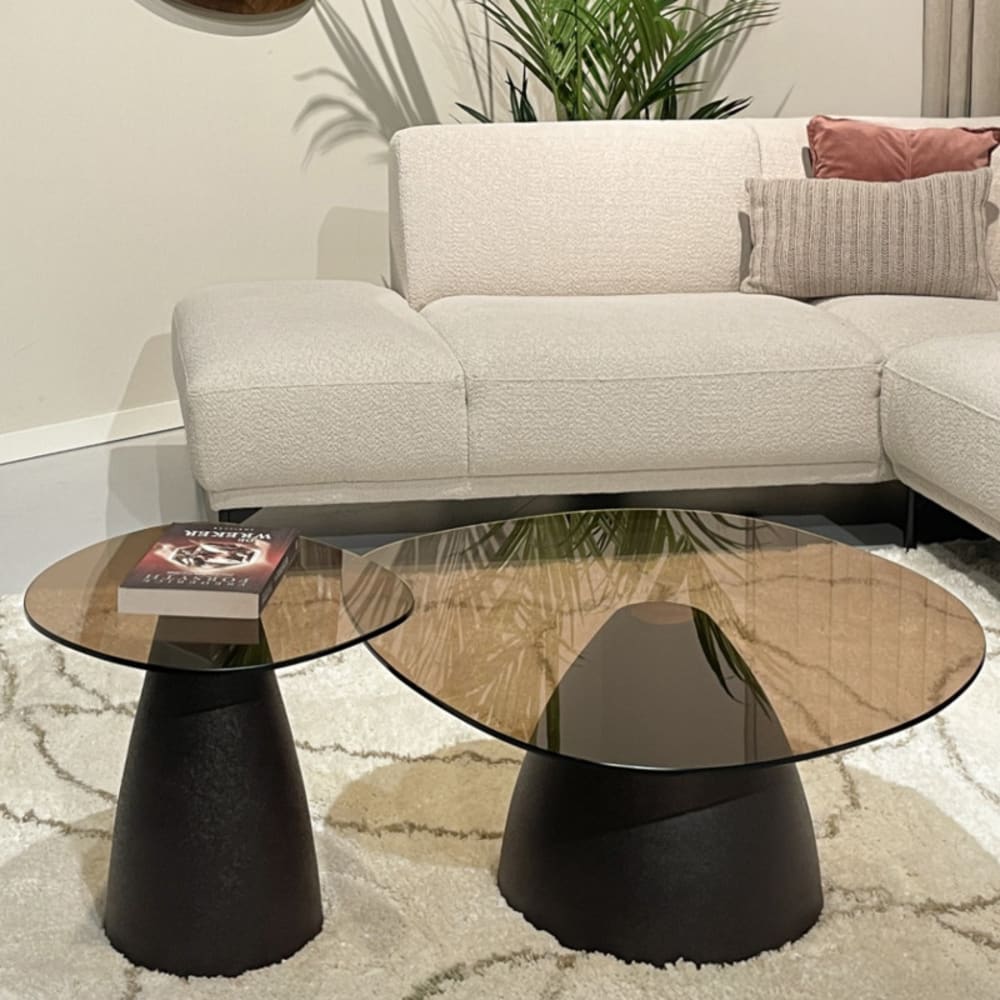 Organischer Couchtisch D50 cm aus Rauchglas - Maisons Du Monde