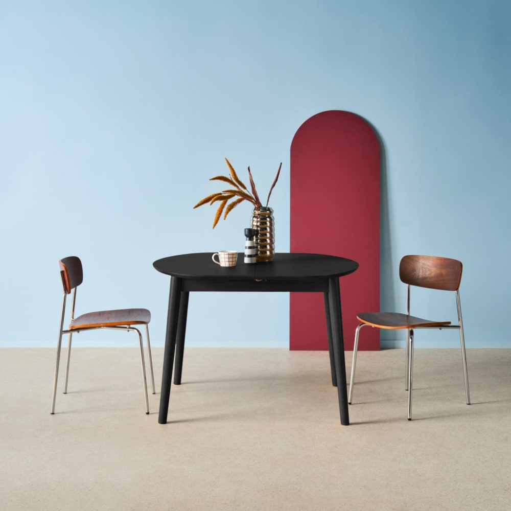 sweeek Ovaler Tisch Heveaholz und Eichenfurnier schwarz style modern - Spanplatte