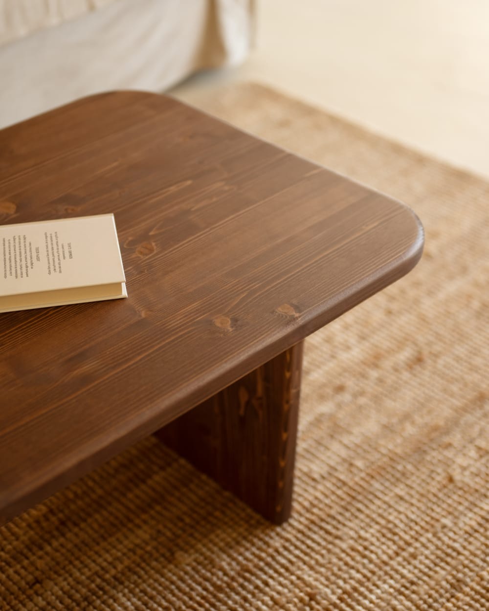 Table basse en bois massif noyer 140x60cm