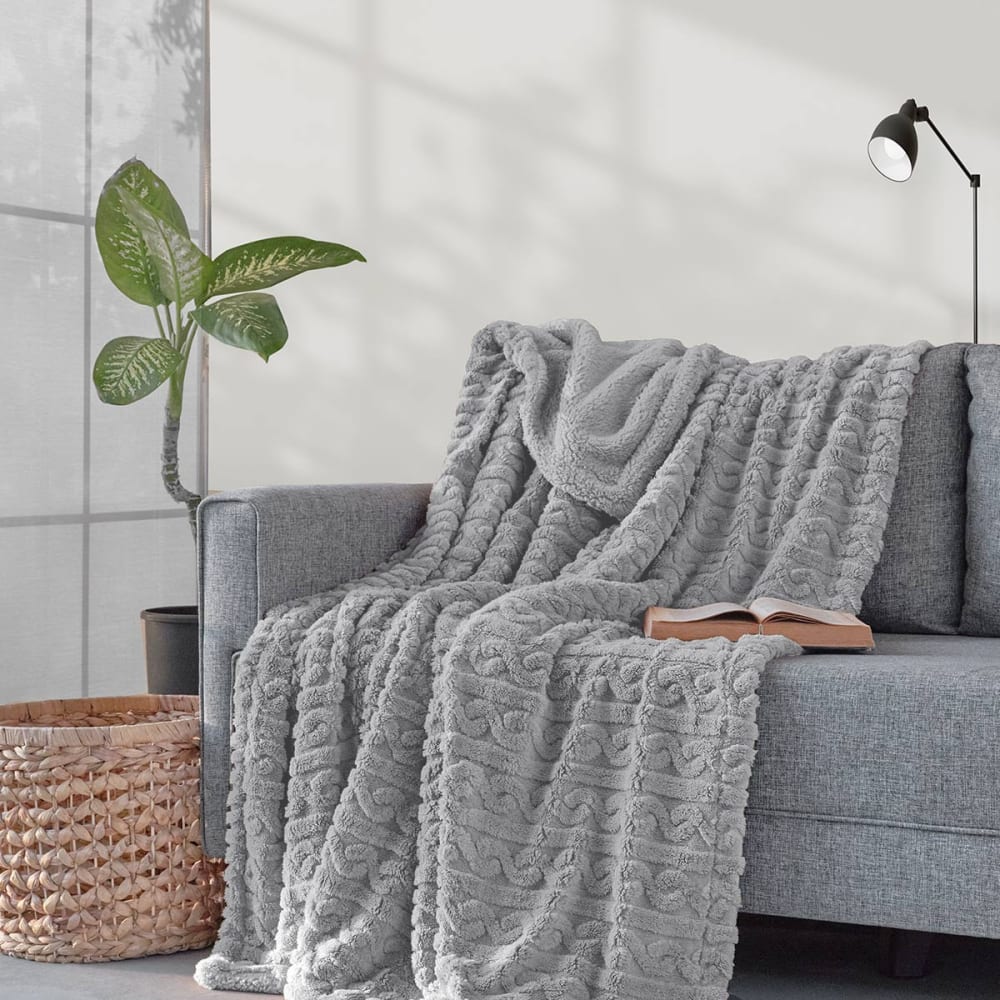 Pplaid polaire doux & chaud gris perle 150x180 cm