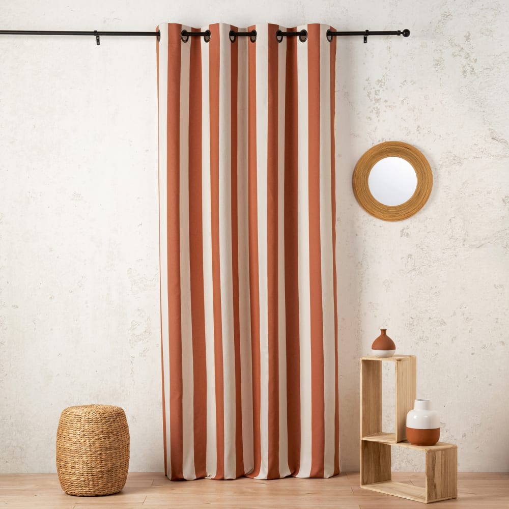 Rideau à rayures verticales en armure satin avec œillets coton rouge