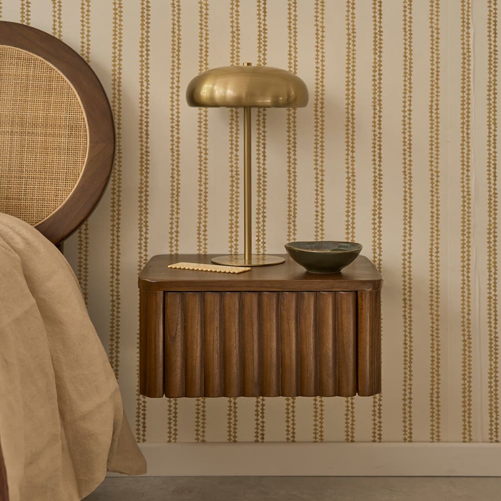 BERAH GETAH Nachttisch aus massivem Mindi, ausziehbar 45 cm style modern Braun Holz