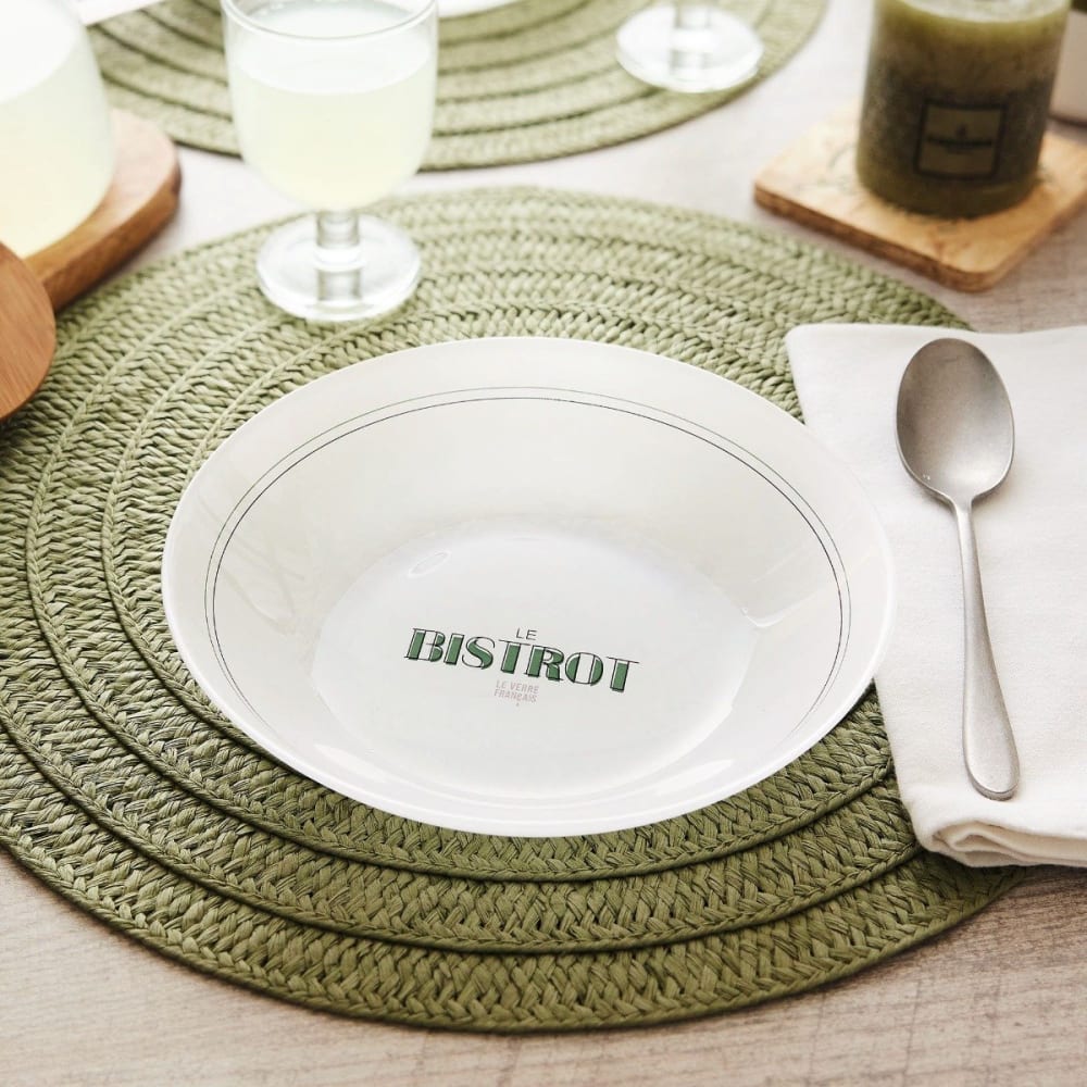 Service de table 19 pièces avec 12 assiettes, 6 verres et 1 carafe 1L