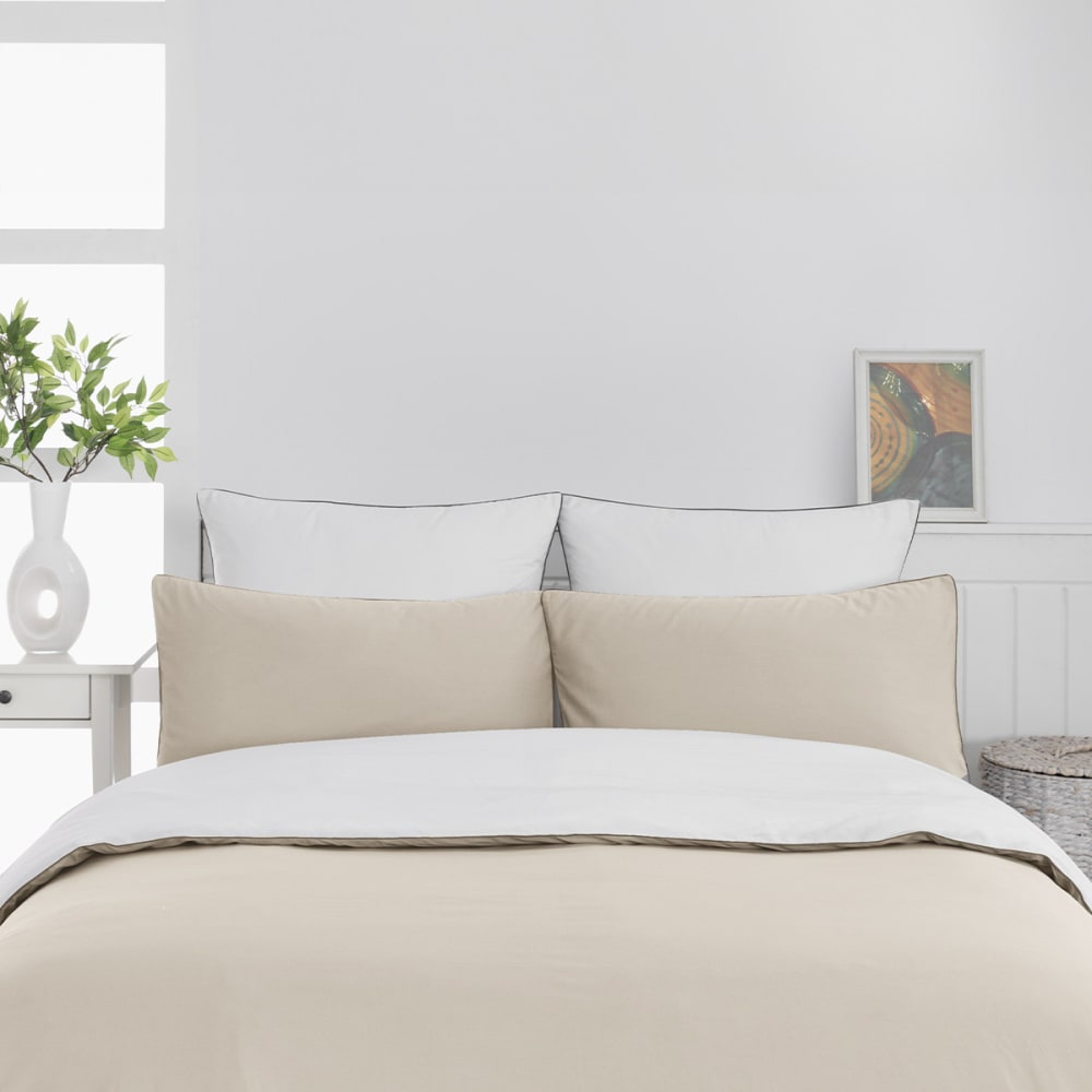 Parure de lit percale + 2 taies carrées ficelle/blanc 240x220 cm