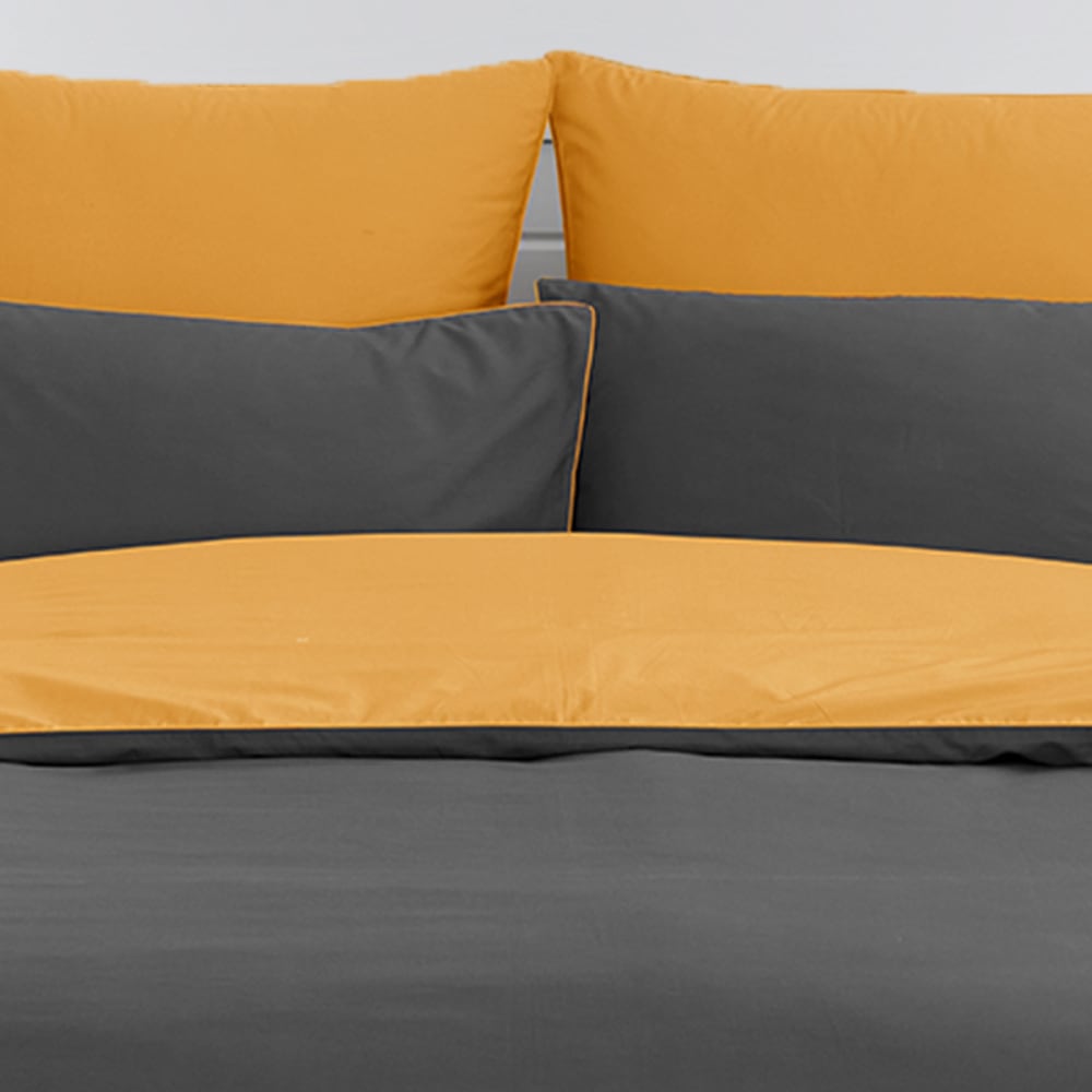 Parure de lit percale + 2 taies carrées anthracite/caramel 260x240 cm