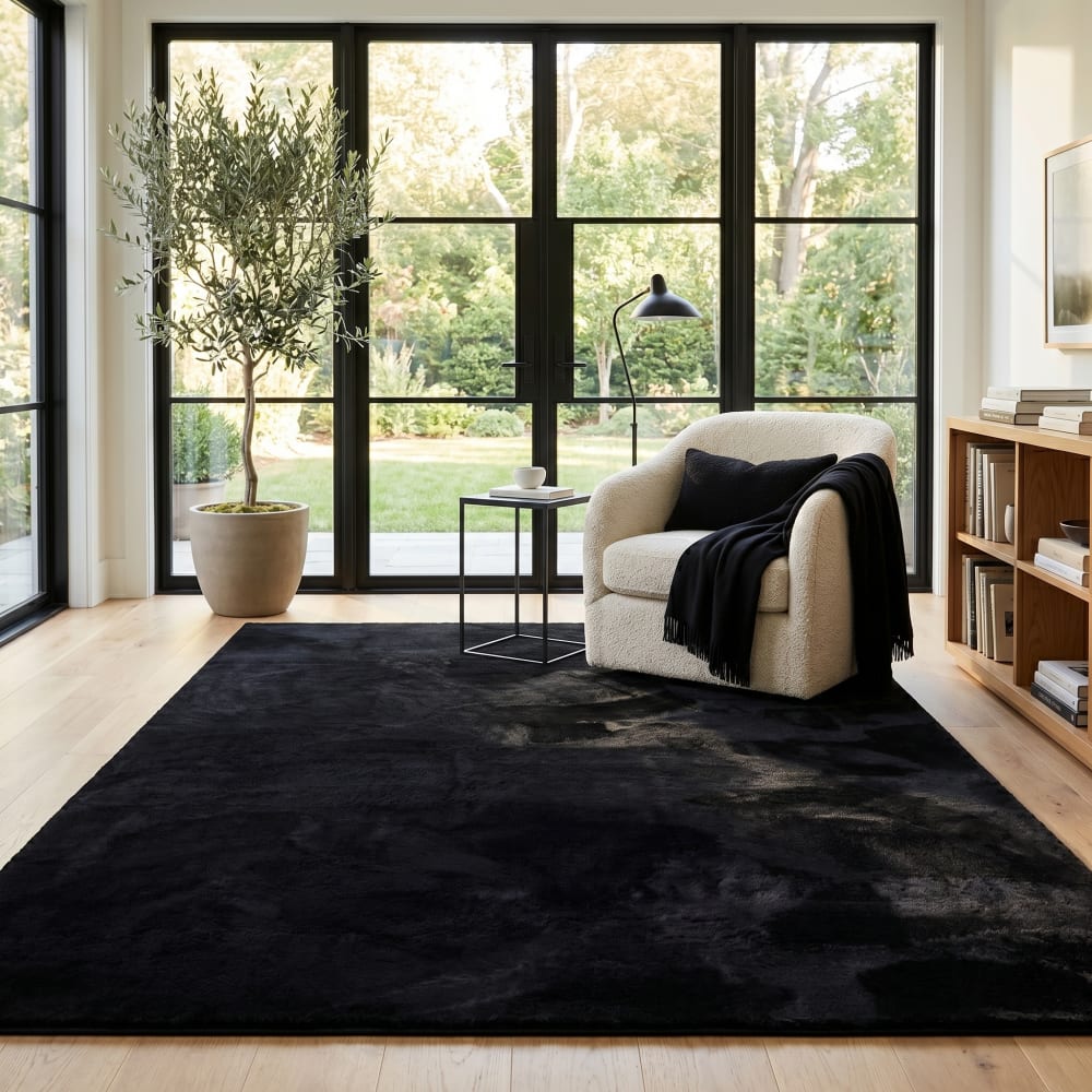 Tapis en fausse fourrure uni noir 120x170 cm — vue 3