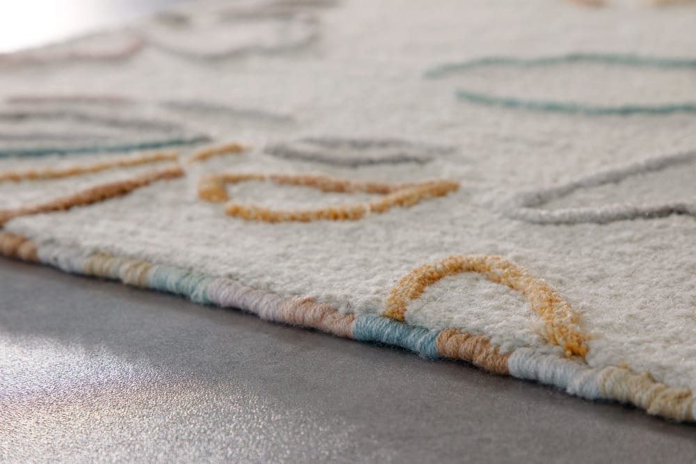 Tapis floral fait main pure laine,viscose, relief, blanc 110x170 — vue 4
