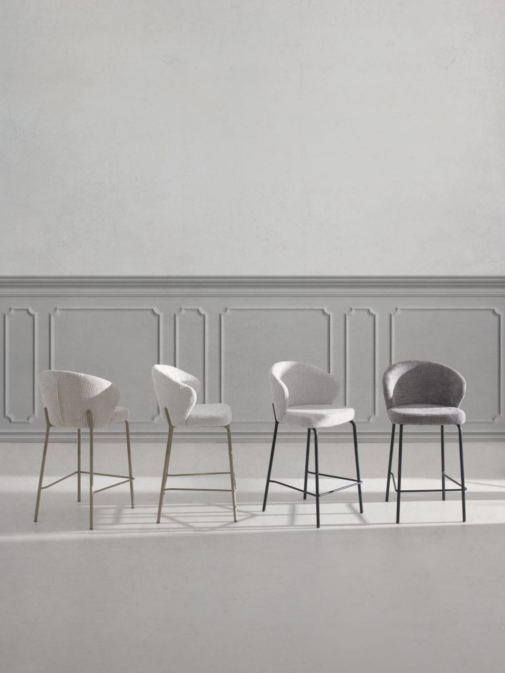 2er-Set Hocker mit dunkelgrauem Chenille-Bezug - Maisons Du Monde