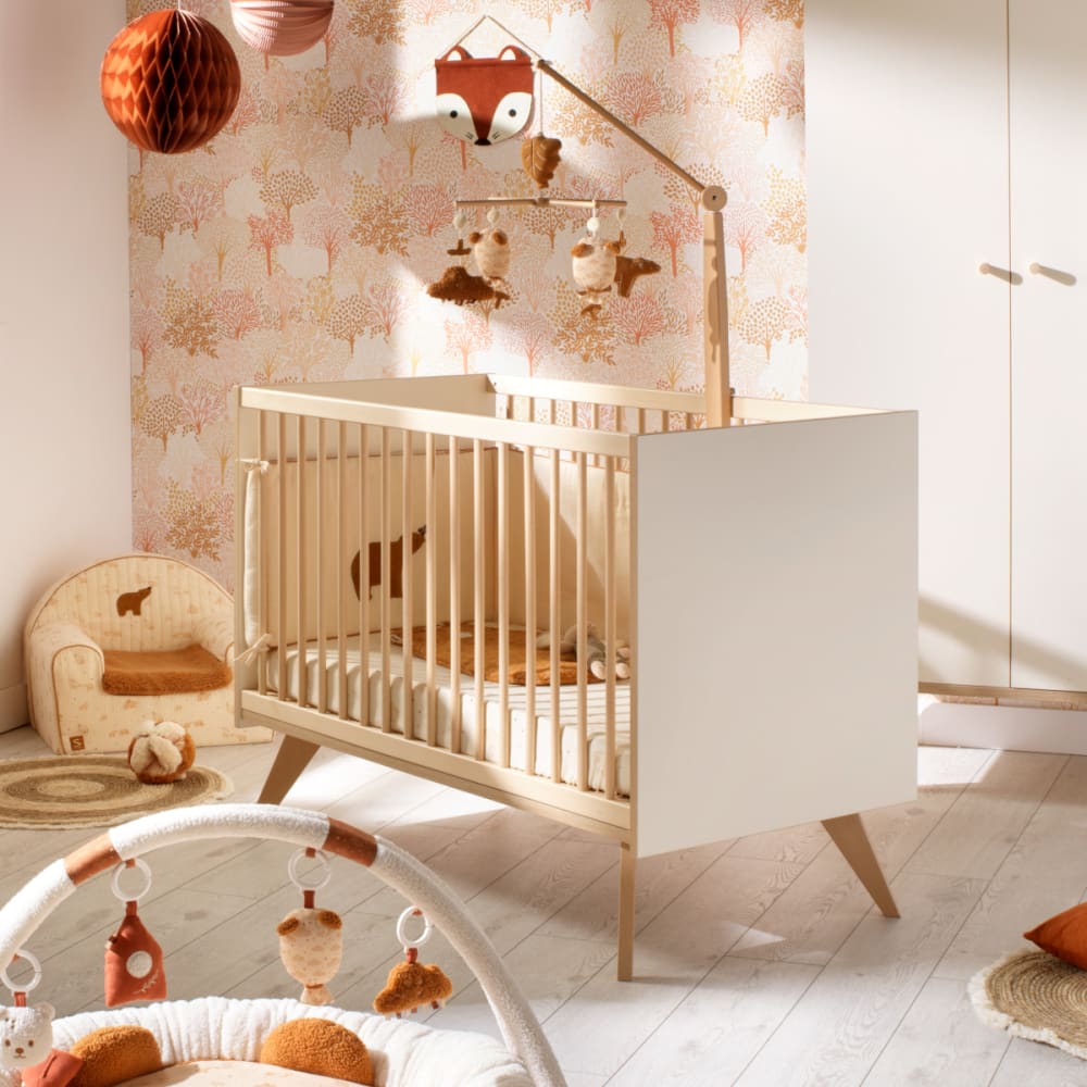 Babybett 120 x 60 mit Gitterstäben auf Füßen, in Vanille-Optik -