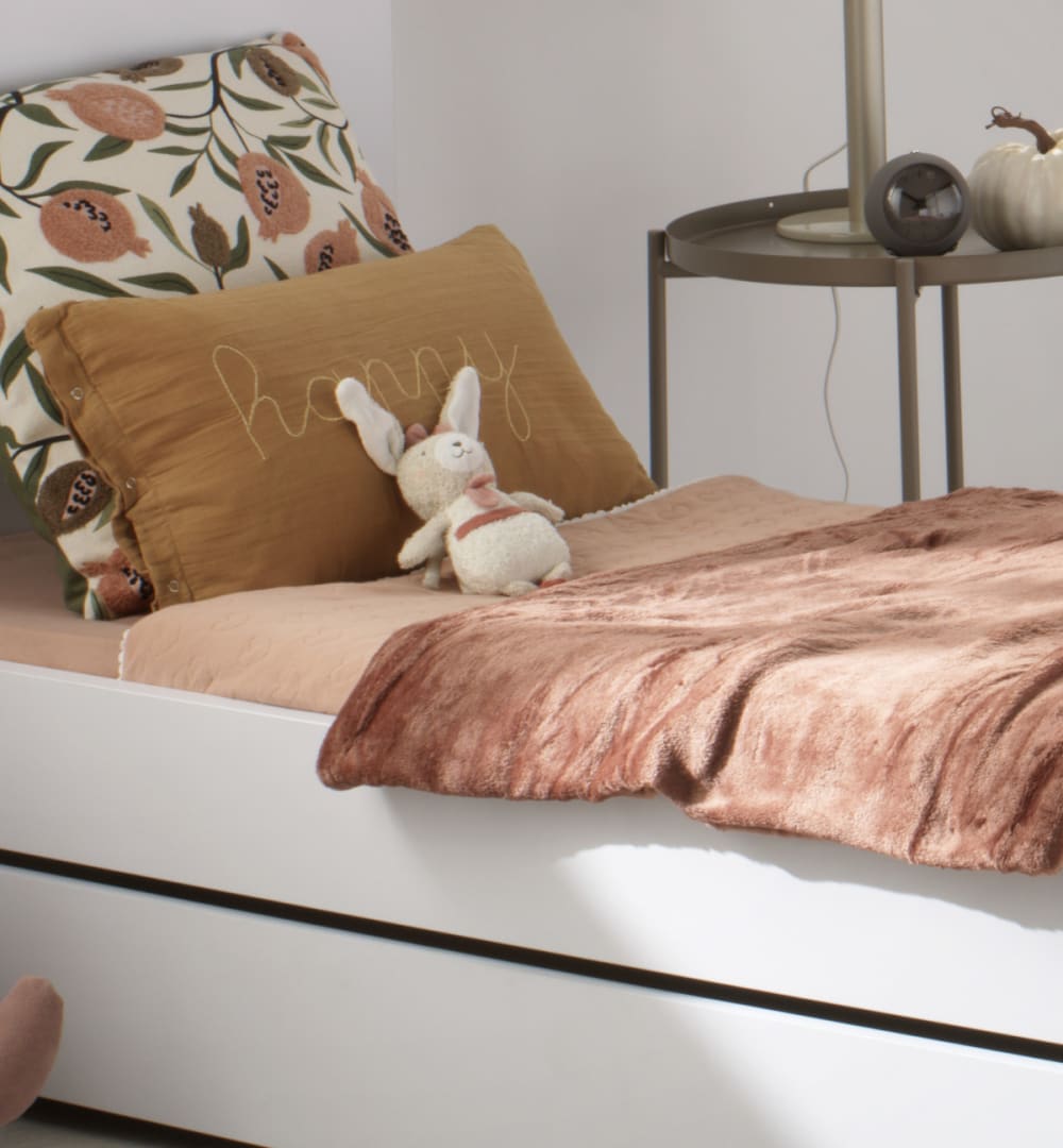 Peluche mini musical en bouclette coton bio - Maisons du Monde