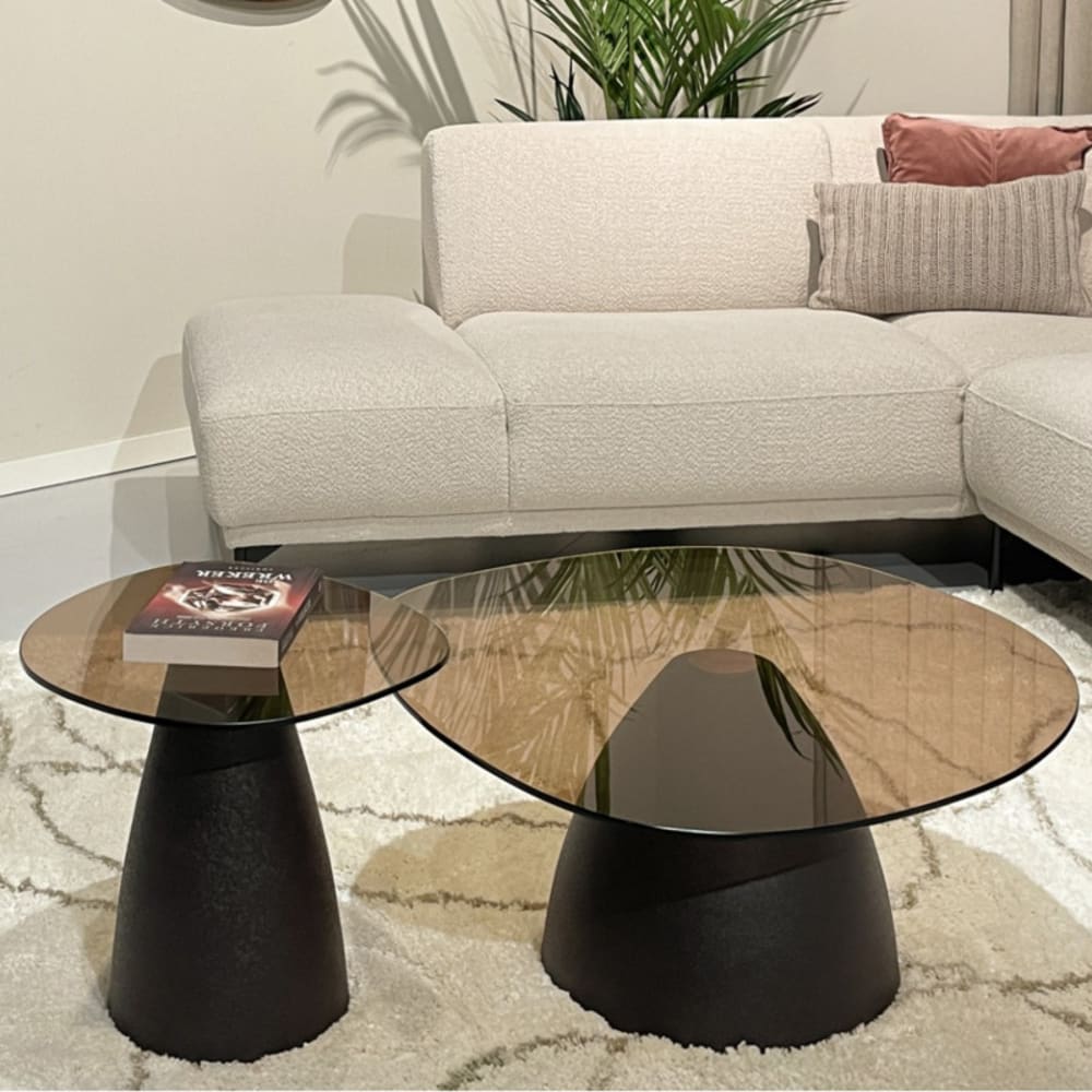 Table basse organique D86 cm en Verre fumé et métal ''Rust''