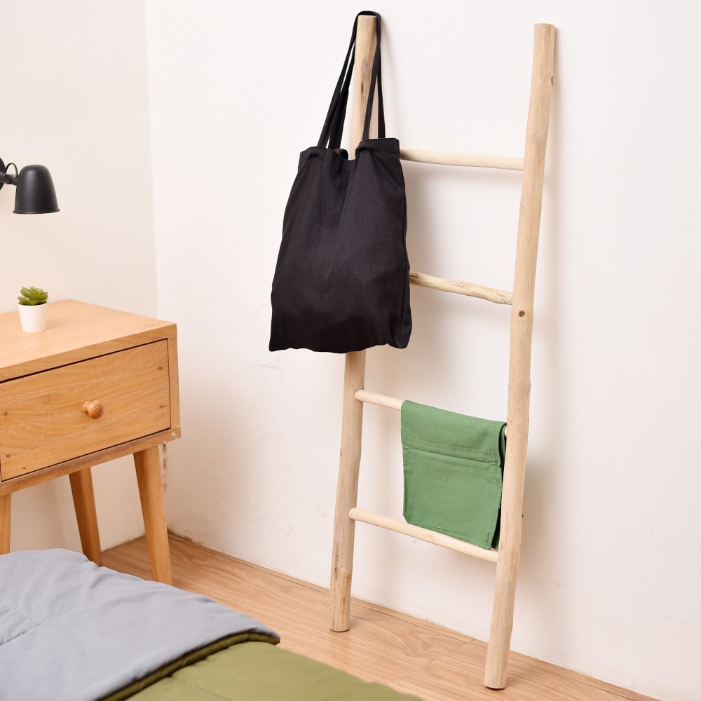 Nordlys Wandregal 4 Ebenen aus Massivholz style modern Braun