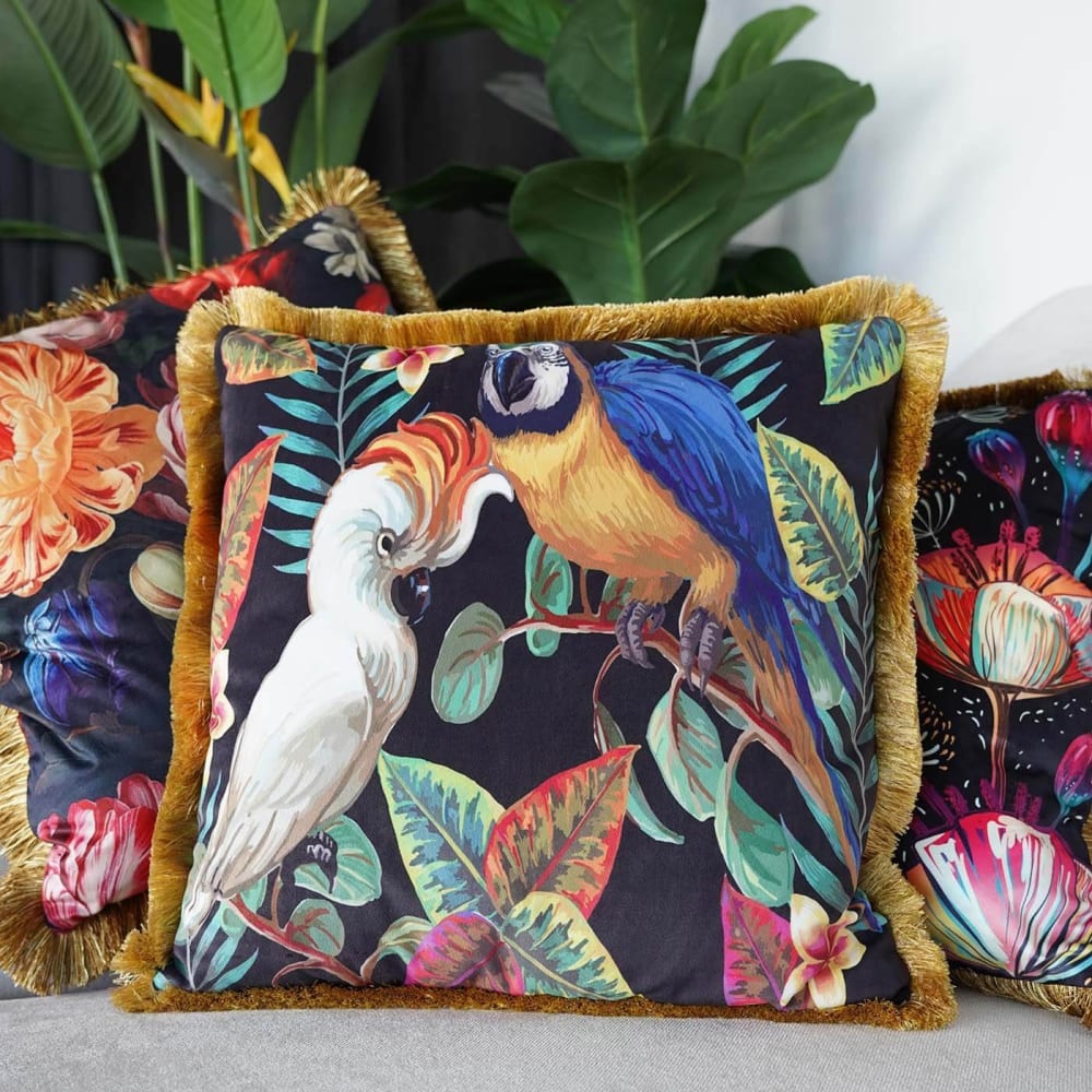 Coussin à franges oiseaux exotiques en velours 45x45