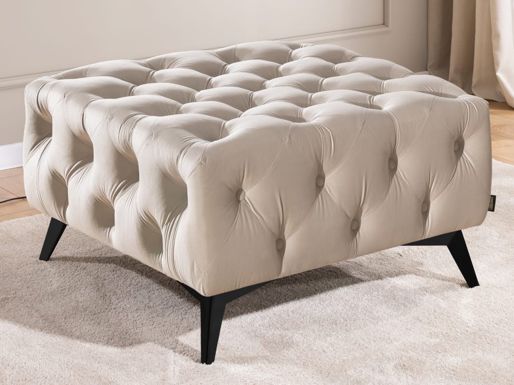 Repose-pieds Chesterfield en velours beige avec pieds noirs