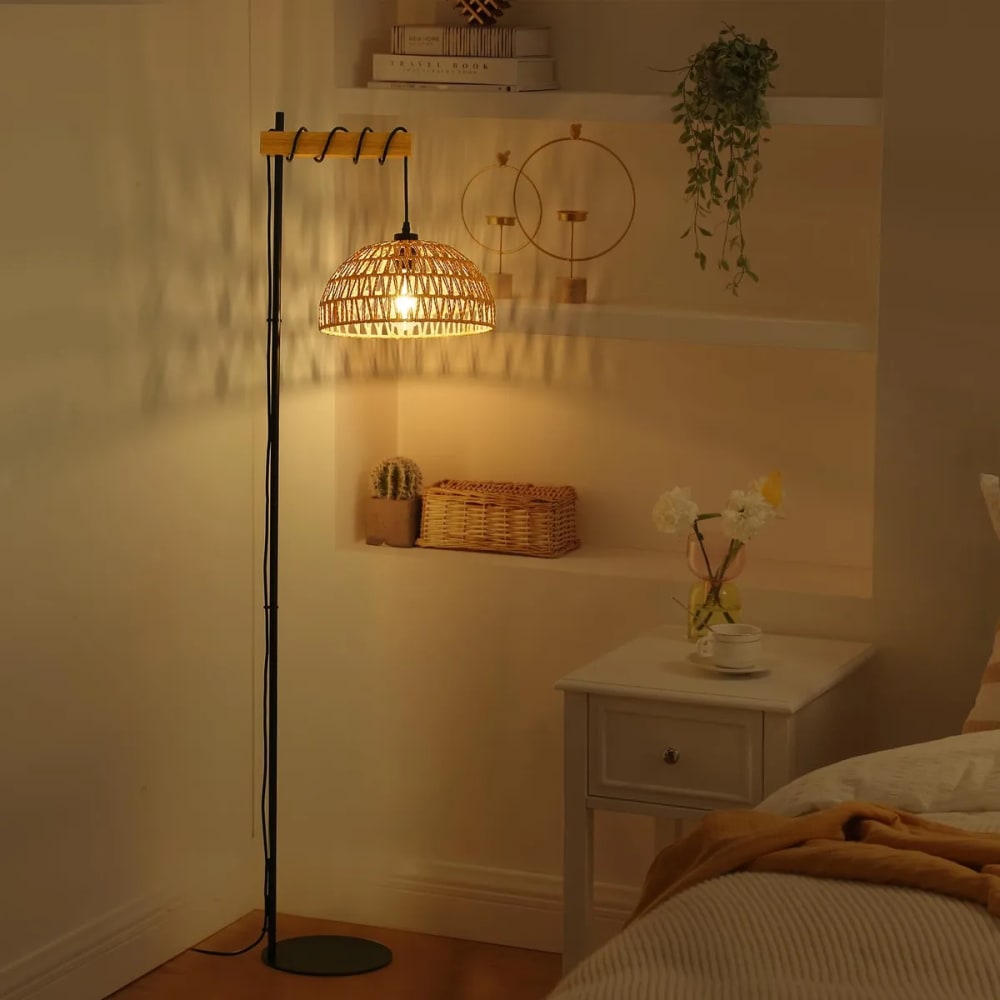 Stehlampe aus Holz mit beigem Juteschirm, E27, Höhe 158 cm -
