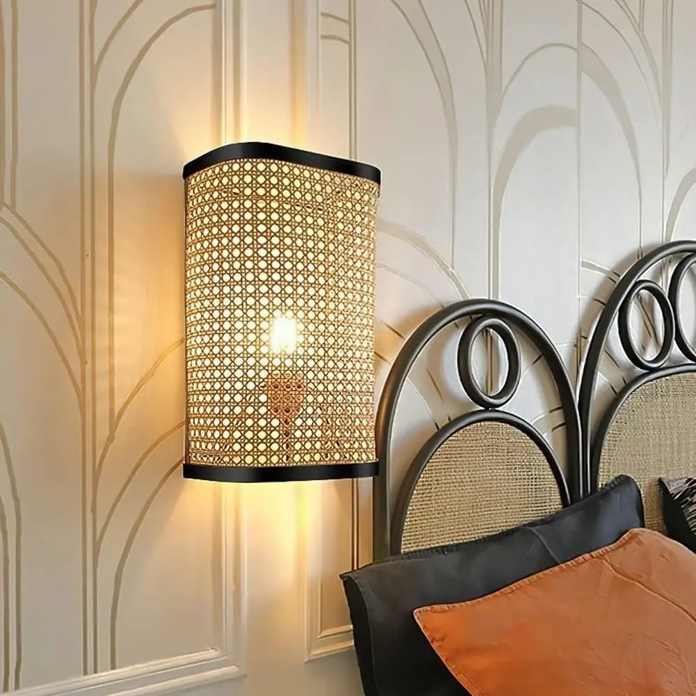 Rechteckige Wandleuchte aus Rattan im Landhausstil, E27 - Maisons