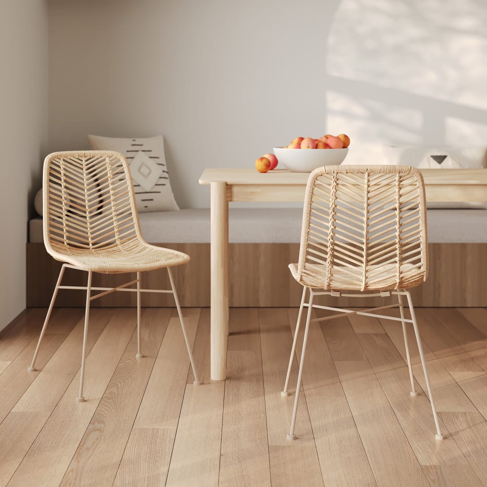 Set aus 2 Stühlen aus natürlichem Rattan mit beigen Beinen -