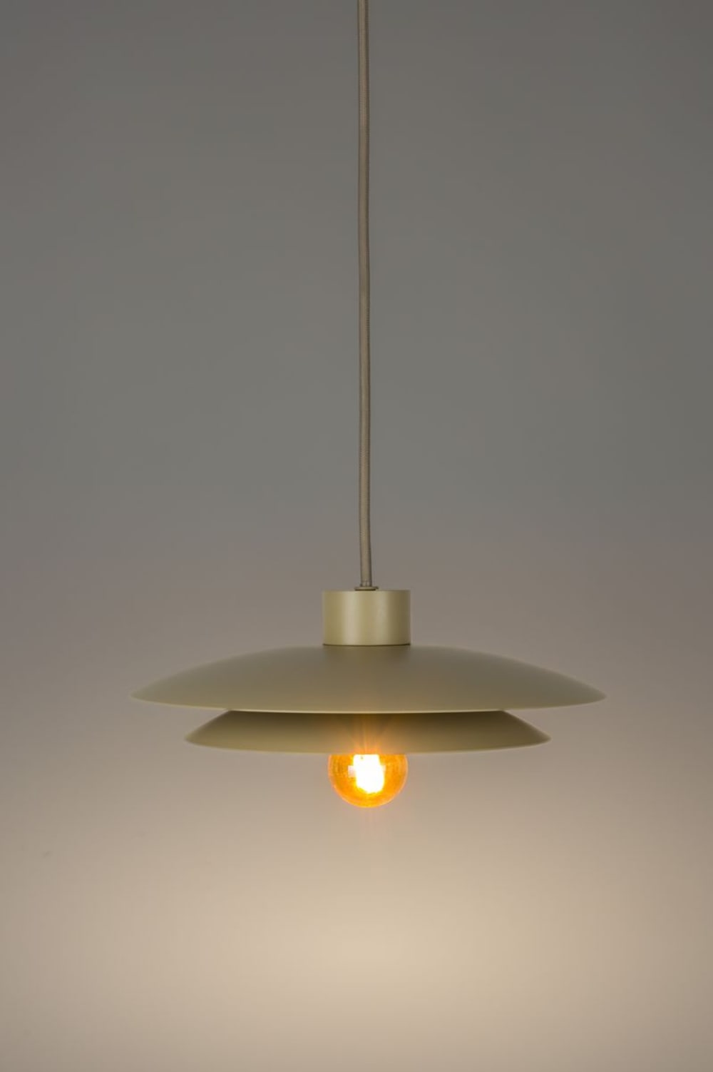 Suspension en métal beige — vue 4