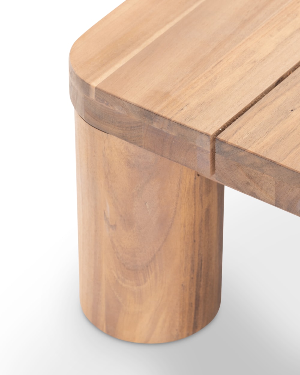 Table basse en bois 150x150 pieds cylindriques - Maisons du Monde