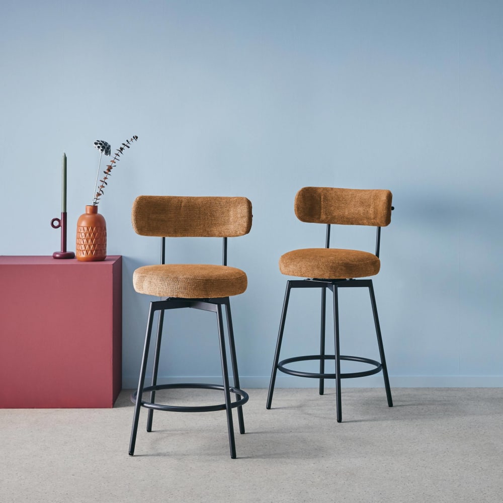 Tabouret de bar assise rotative métal noir et tissu camel (lot de 2)