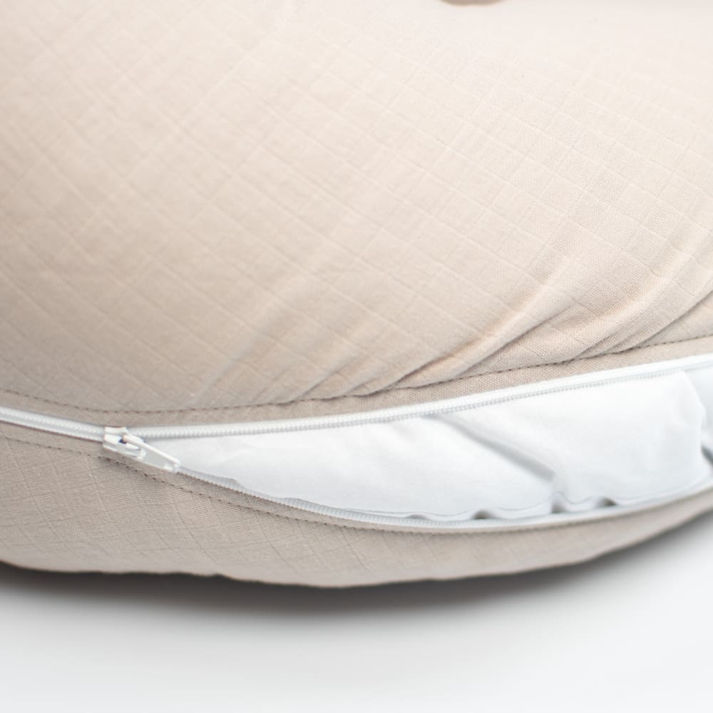 Coussin d'allaitement déhoussable en gaze de coton beige 160x25 cm (Sevira Kids) - Image 2