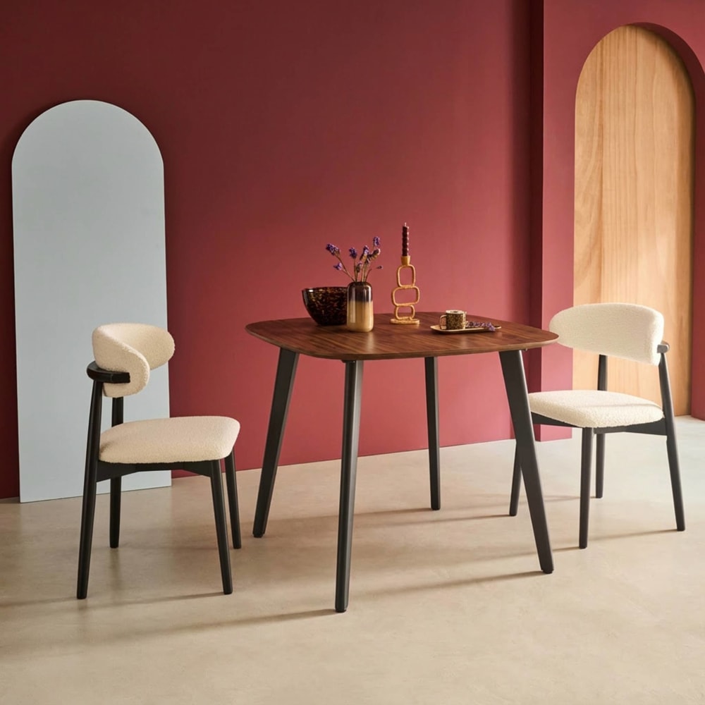 Table à manger carrée effet noyer 4 places