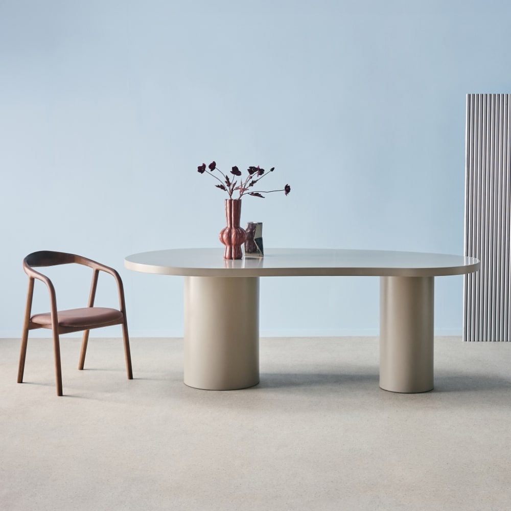 sweeek Esstisch mit Heveaholz-Gestell, 210 cm greige style modern Grau Spanplatte