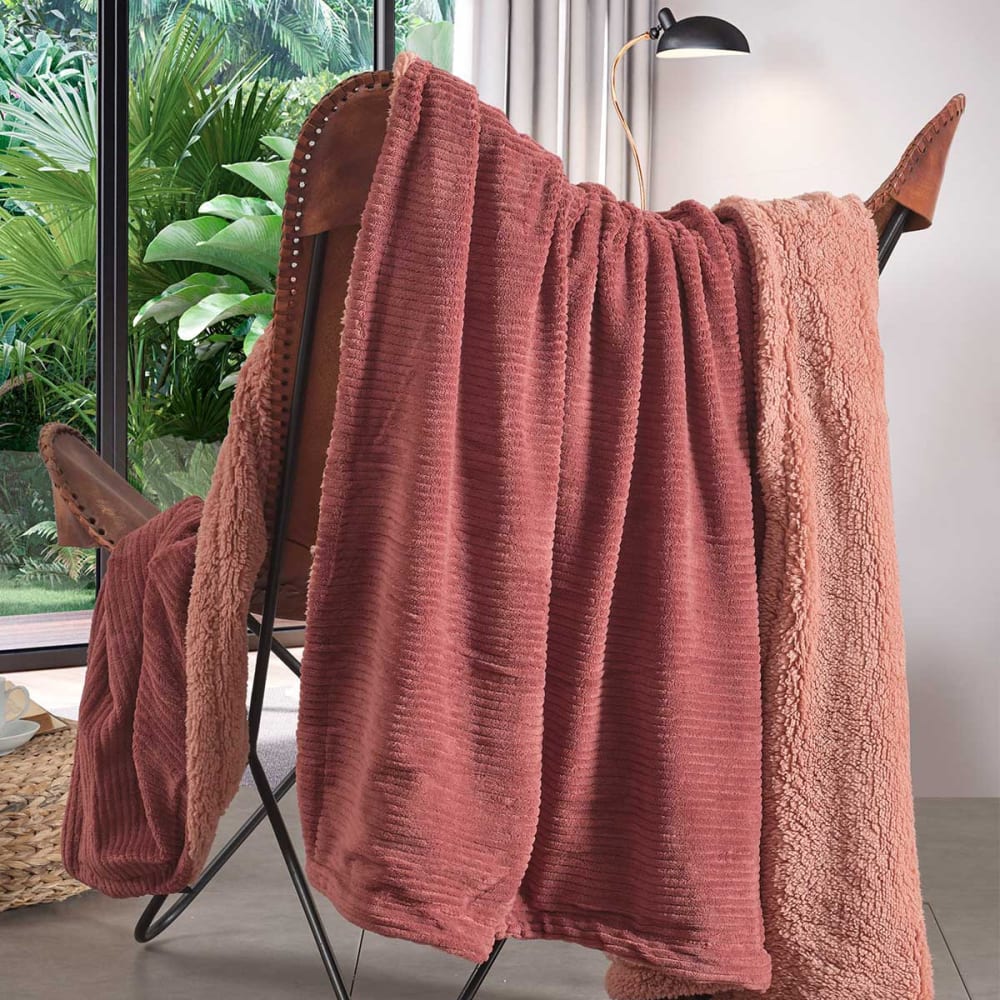 Plaid polaire côtelé ultra chaud  terre brulée 150x180 cm