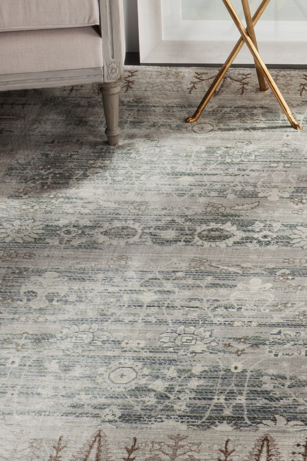 Tapis artisanat inspiré en polyester gris, 122 x 183 cm