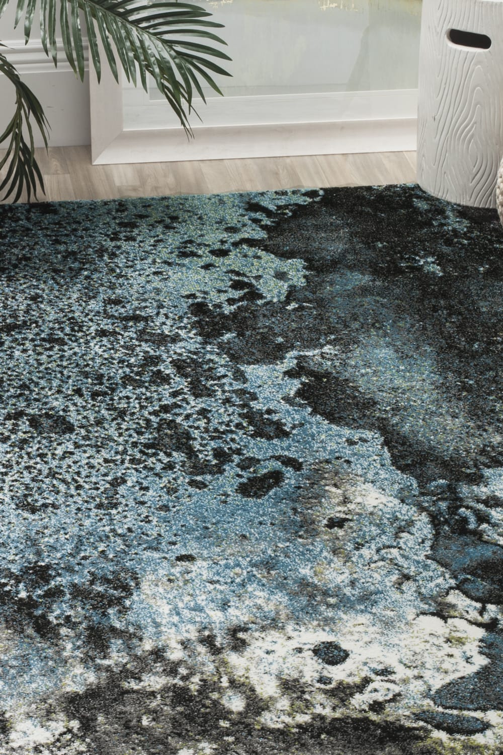 Tapis contemporain en polypropylène bleu/multicolore, 122 x 183 cm — vue 3