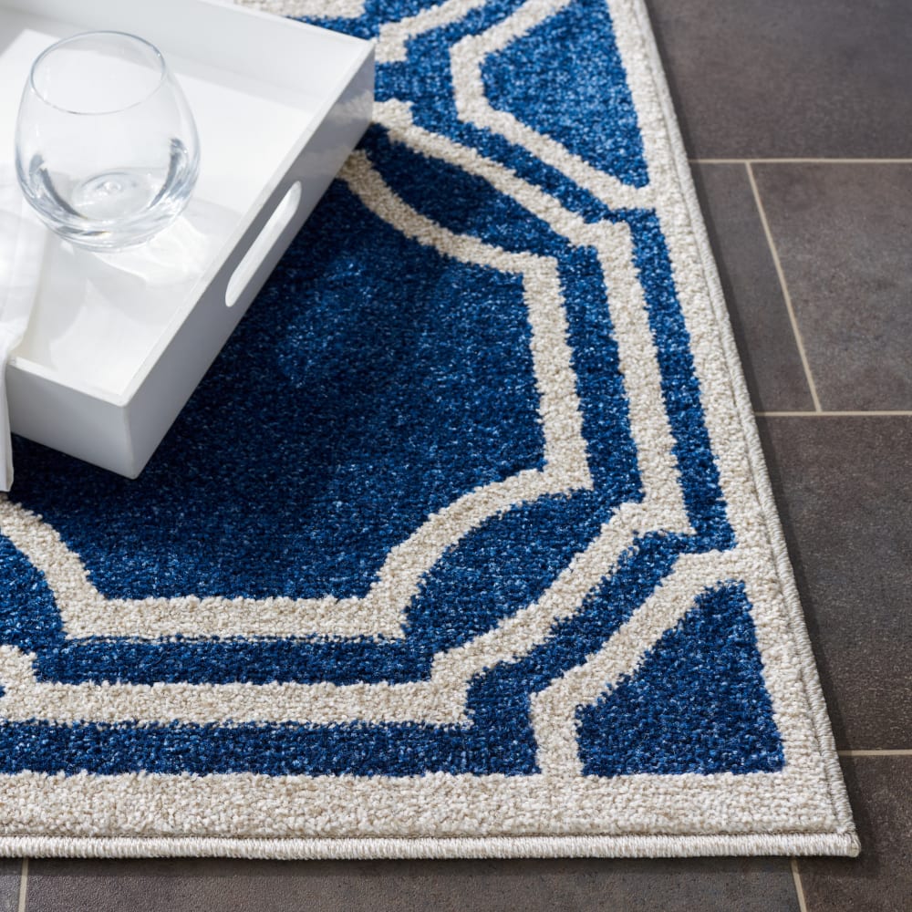 Tapis géométrique en polypropylène bleu/blanc, 122 x 183 cm — vue 4