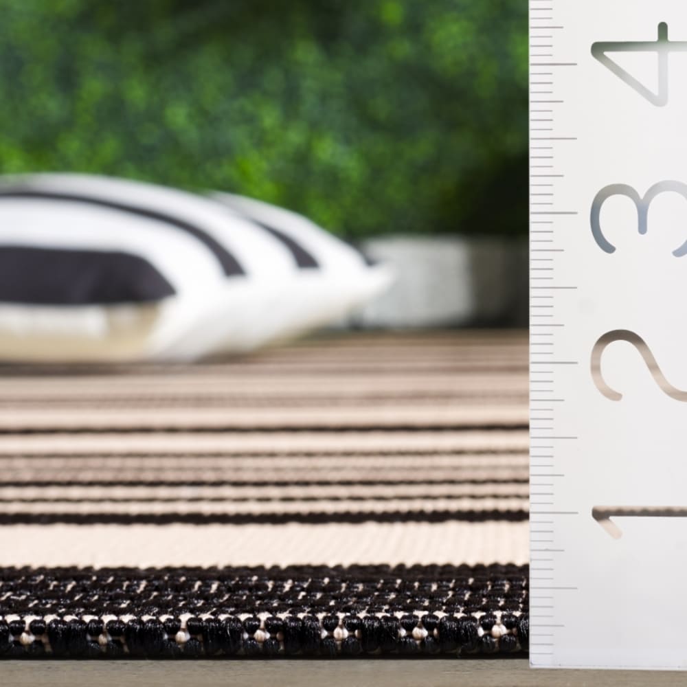 Tapis polypropylène noir/neutre 122 x 122 cm