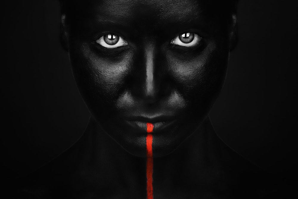 Tableau d'art portrait rouge impression sur aluminium 120x80 cm