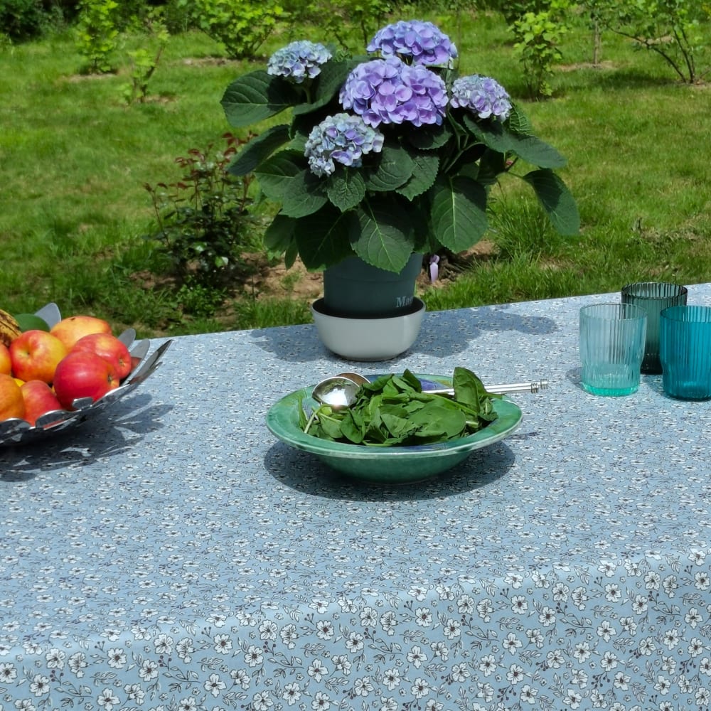 Nappe enduite coton bleue carrée 120 x 120 cm - Maisons du Monde